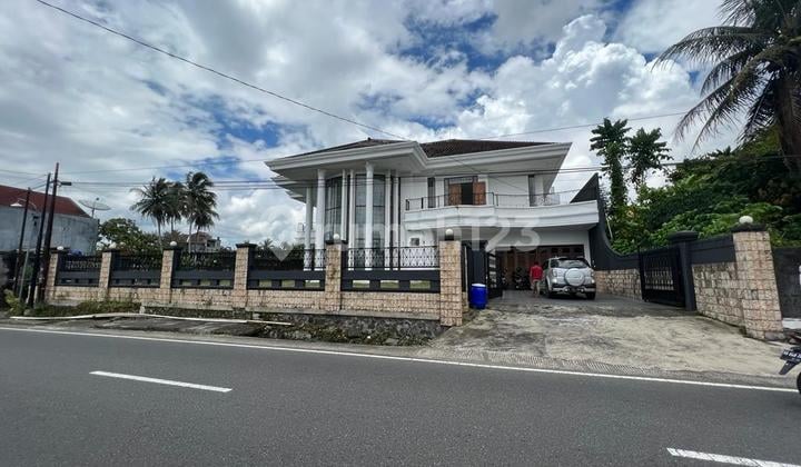 Rumah Mewah + Kolam Renang di Jalan Kaliurang Km 15