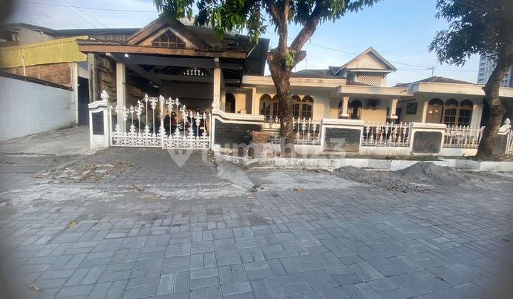 Tanah.bonus Bangunan Dekat Kampus Ugm di Pogung Jalan Kaliurang KM 5