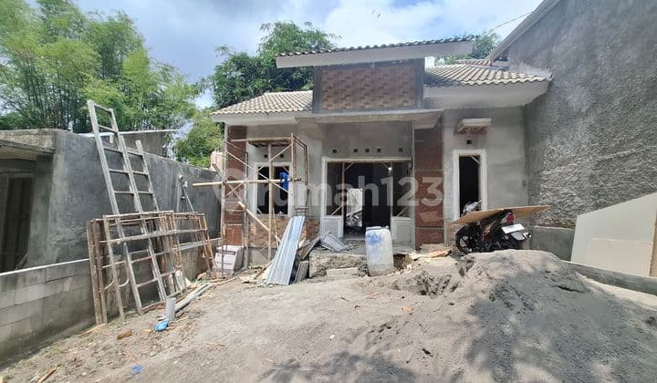 Finishing Process House Near Campus in Condongcatur