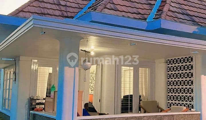 Colonial House in the Center of Umbulharjo City Area