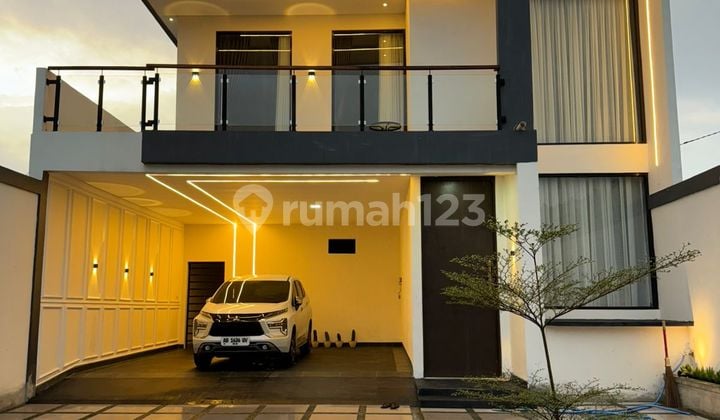 Rumah Lux Mewah 2 + Kolam Renang di Jalan Magelang Km 6