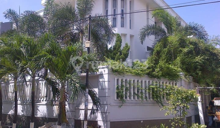 Rumah Mewah Hook di Cideng Jakarta Pusat