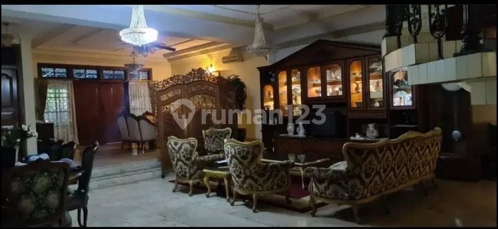 Luxury House in Tomang, West Jakarta