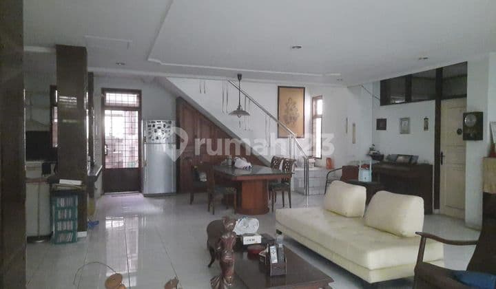 Rumah Besar Hitung Tanah di Petamburan Jakarta Pusat