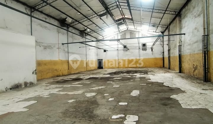 Warehouse for Sale in Jurumudi Tangerang, Area 580m2, Office Included
