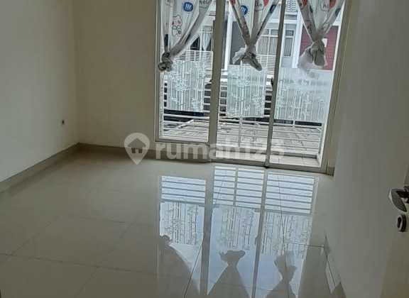 Rumah di Green Lake City 2 Lantai 4X15 Ada Ac Siap Huni