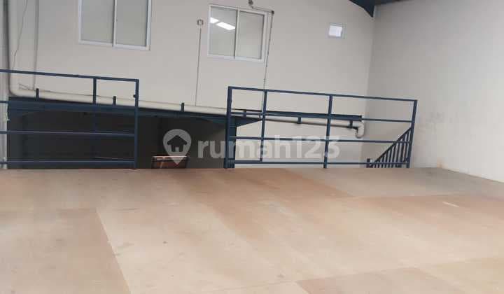 Warehouse for Rent in Cipondoh Tangerang Size 9X24, 2-Storey Office.