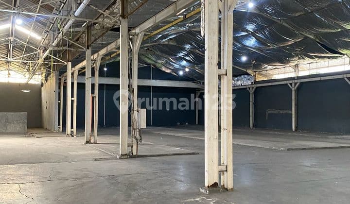 Warehouse in Kapuk Kamal Raya, Area 3727m2, Strategic Location, 40" Access.