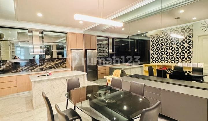 Rumah Bagus di Green Lake, Amerika Latin 10X18 Semin Furnish