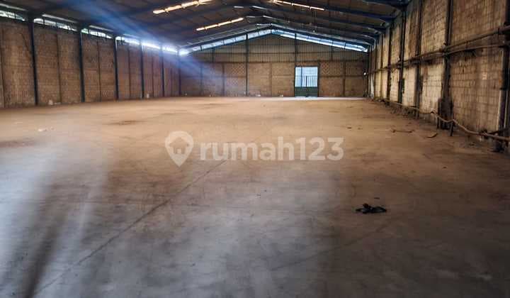 Gudang Sewa di Karawaci Tangerang Luas 3300M2 Loading Dock