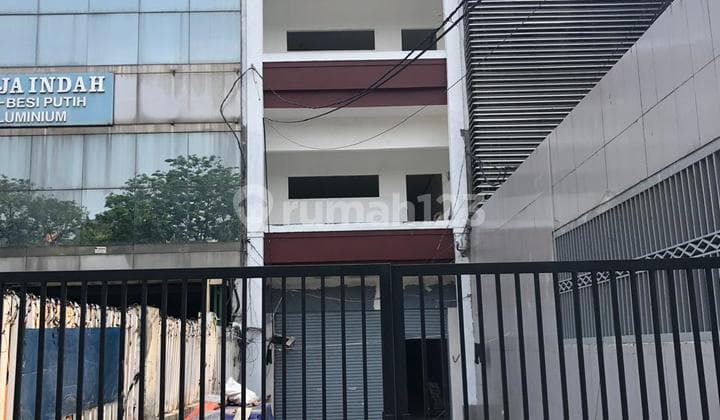 Jual/Sewa Ruko di Pangeran Jayakarta 3 LT Pinggir Jalan Siap Huni