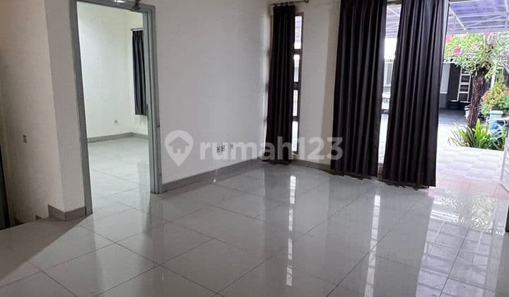Rumah di Green Lake Cluster Amerika 2 Lantai Uk 8X15 Ada Ac