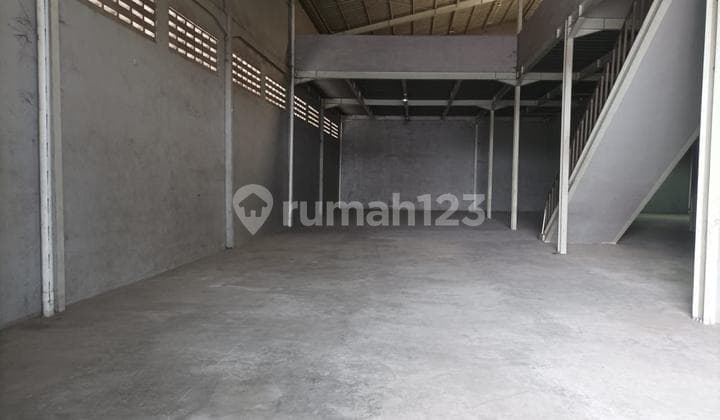Gudang di Cipondoh Kav Dpr 2 Lantai Luas 1300M2 Bebas Banjir