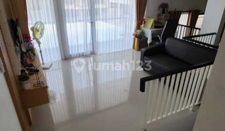 Rumah Mewah di Citra 8, Full Renov Full Furnish Hadap Selatan