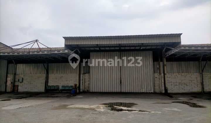 Warehouse in Jatake Tangerang, Main Road Location LB 3660m2, Accessible for 40" Containers