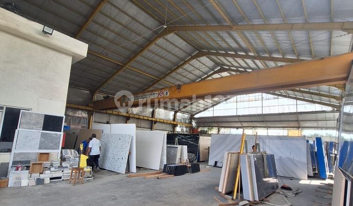 Office Building and Warehouse in Cipondoh Tangerang, Good Strategic Location