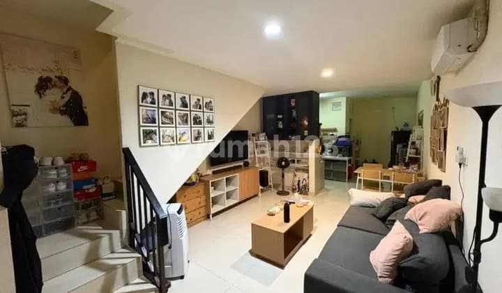 House in Taman Palem Lestari Cengkareng, 2.5 Floors, Furnished