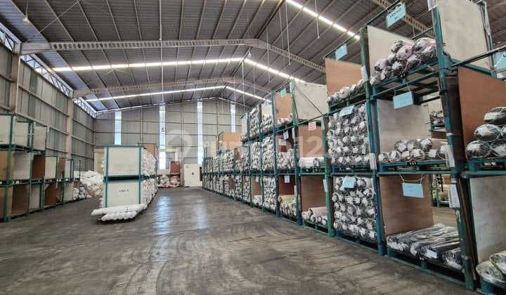 Good Warehouse Ready to Use, Large Land, Negotiable Price, Container Access in Rancaekek, Bandung.