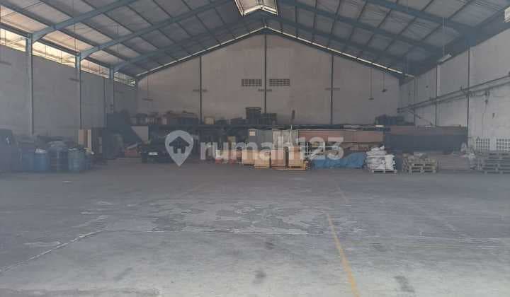 Good Ready-to-Use Warehouse, Negotiable Price, Tronton Wingbox Access in Cimareme Padalarang