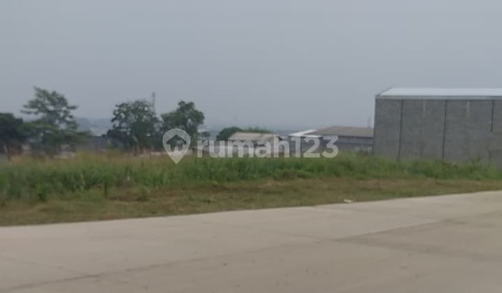 Ready-to-Build Plot in a Secure and Flood-Free Warehouse Complex on Batujajar Main Road.