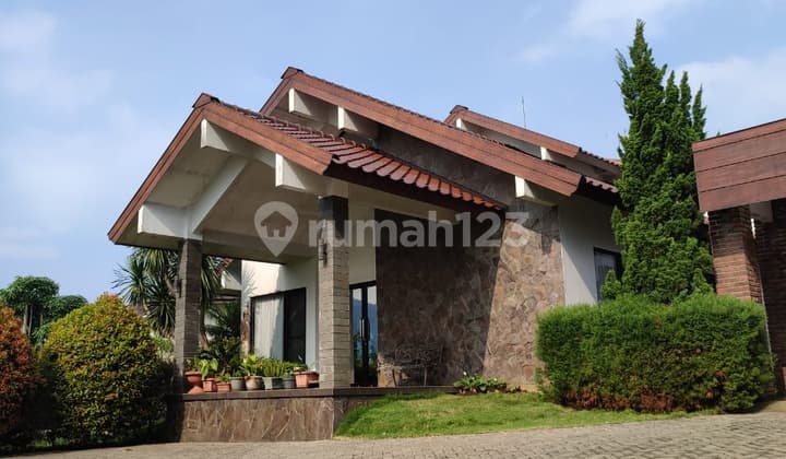 Villa Trawas Ada Kolam Renang Dekat Rustic Market