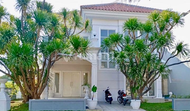 Rumah American Style Arief Rachman Hakim Furnish Siap Huni