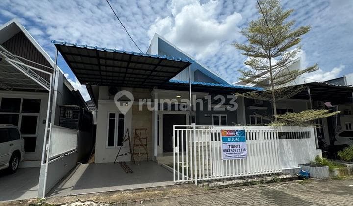 Rumah Jl Paris II Komplek Dazhill Symphoni, Full Furnished siap huni.