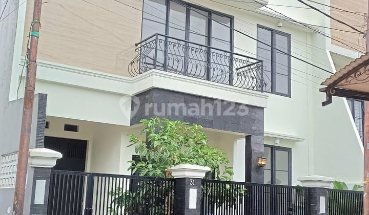 Rumah di Jual Strategis Aman Nyaman di Kalibata Jaksel