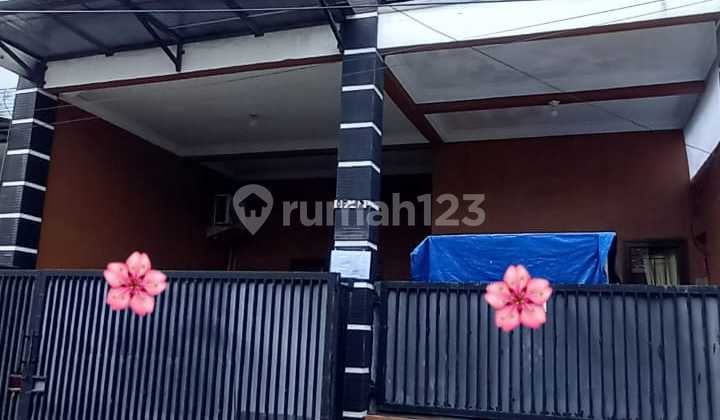 Rumah Nyaman 2 Lantai di Harapan Indah Bekasi - Lokasi Strategis