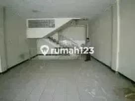 Ruko 4 Lantai Lokasi Pusat Keramaian Cocok untuk Usaha di Kosambi