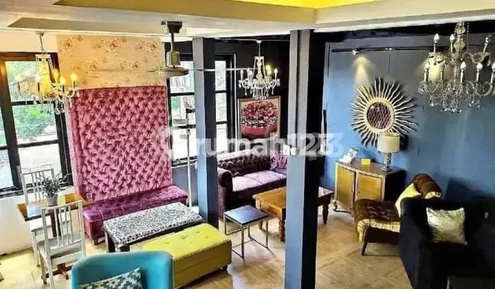 2 Bangunan Mainroad Lokasi Ramai Cocok untuk Bisnis di Dago