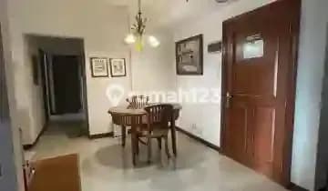 4 BR Apartment Near Public Facilities at Galeri Ciumbuleuit 1