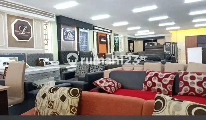 Main Road Shop House on Jl. Sudirman Bandung - Busy & Potential Area Main Road Shop House on Jl. Sudirman Bandung - Busy & Potential Area