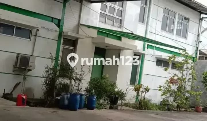 Gudang dengan Akses Tol Kopo Lokasi Pergudangan di Sadang