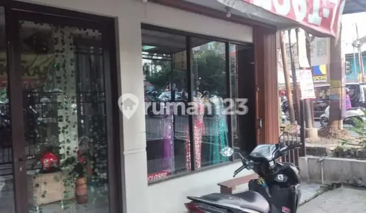 For Sale/Lease Beautiful Shop House, Ideal for Business Investment in Phh Mustofa.