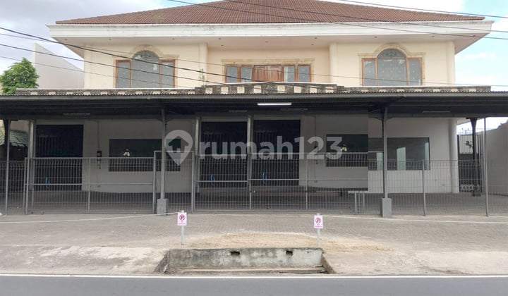 Tangkuban Perahu Strategic Showroom Warehouse, North Kuta, Bali