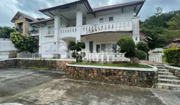 Large Yard Strategic House, Bukit Indah, Sukajadi, Batam City