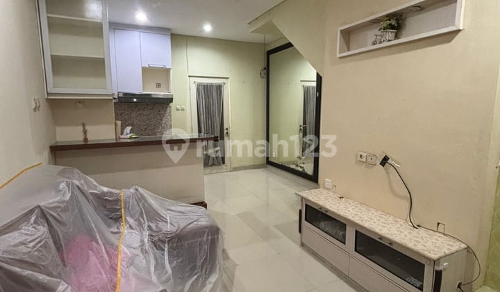 Quick Sale: Beachfront House in Pantai Indah Kapuk, 48M2, Semi-Furnished