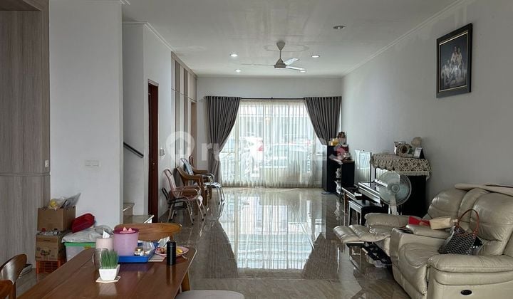 Rumah 2 Lantai Golf Island 8x25 Sudah Renov