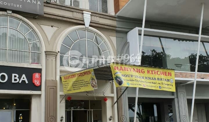 Ruko Crown 3,5 Lantai di Green Lake City Boulevard