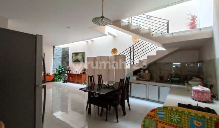 Dijual Rumah Mewah 15X10 M² di Komplek Perumahan Sunrise Garden Kedoya, Kebon Jeruk Jakarta Barat