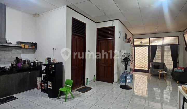 Dijual Rumah 3 Lantai Bebas Banjir bisa KPR Bank di Tanjung Duren Jakarta Barat