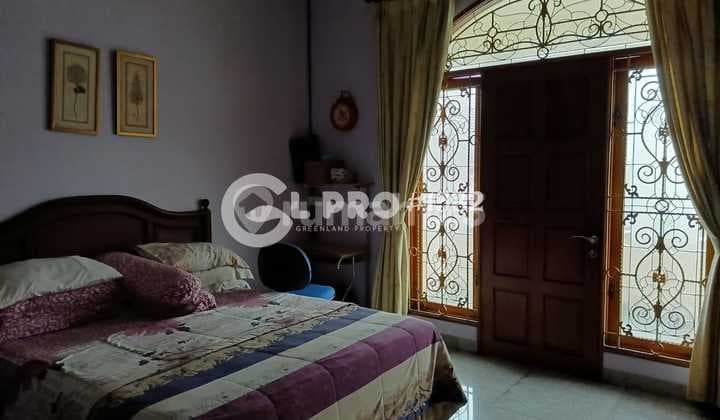 Dijual Rumah Mewah 3 Lantai Ada Swimming Pool Full Furnished Terawat Siap Huni di Jalan Pejompongan Benhil Jakarta Pusat