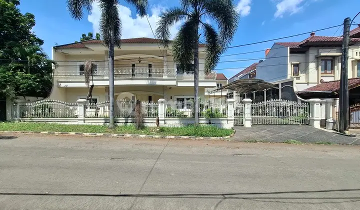 House for Sale in Taman Laguna Cibubur