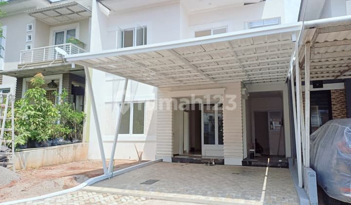 Newly Renovated Ready-to-Occupy House. Lightweight Steel Roof, Freehold Certificate in Kota Wisata Cibubur.