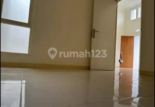 Frida- Disewakan Rumah di GRAND SURYA , Gedangan , , Jawa Timur
Deskripsi Properti,
Transaksi : Sewa
Tipe : Rumah
Alamat : GRAND SURYA
Lokasi : Gedangan , , Jawa Timur
Sertifikat : SHM
Luas Tanah : 72 m2
Luas Bangunan : 36 m2
Kamar Tidur : 2
Kamar Man