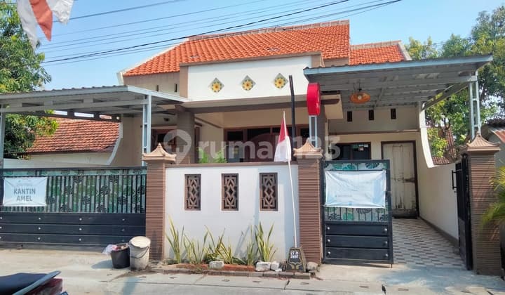 Tyas - House for Sale in ALPUKAT, Taman, Madiun