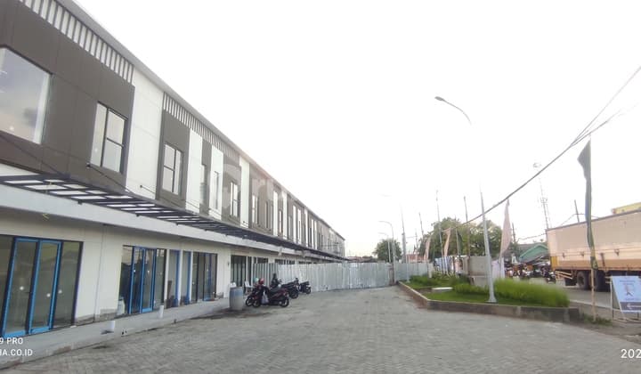 Ruko Strategis 0 Jalan Raya , Area Komersial , Depan Pasar Dan Puskesmas, Ready Unit Bisa Cepat Serah Terima