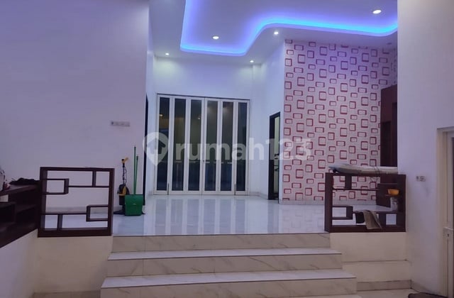 Frida- DiJual Rumah di WAGE TAMAN , Taman , , Jawa Timur
Deskripsi Properti,
Transaksi : Jual
Tipe : Rumah
Alamat : WAGE TAMAN
Lokasi : Taman , , Jawa Timur
Sertifikat : HGB
Luas Tanah : 200 m2
Luas Bangunan : 340 m2
Kamar Tidur : 4+1
Kamar Mandi : 2+