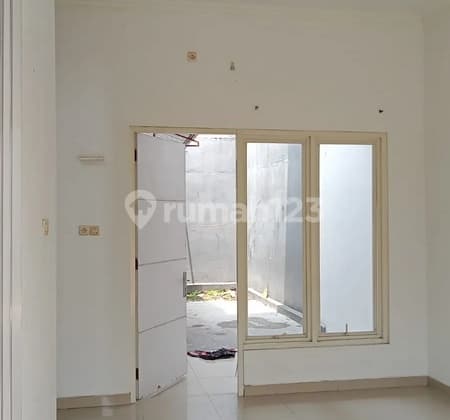 Frida- Disewakan Rumah di JATAYU REWWIN , Waru , Sidoarjo , Jawa Timur
Deskripsi Properti,
Transaksi : Sewa
Tipe : Rumah
Alamat : JATAYU REWWIN
Lokasi : Waru , Sidoarjo , Jawa Timur
Sertifikat : HGB
Luas Tanah : 120 m2
Luas Bangunan : 180 m2
Kamar Tidur